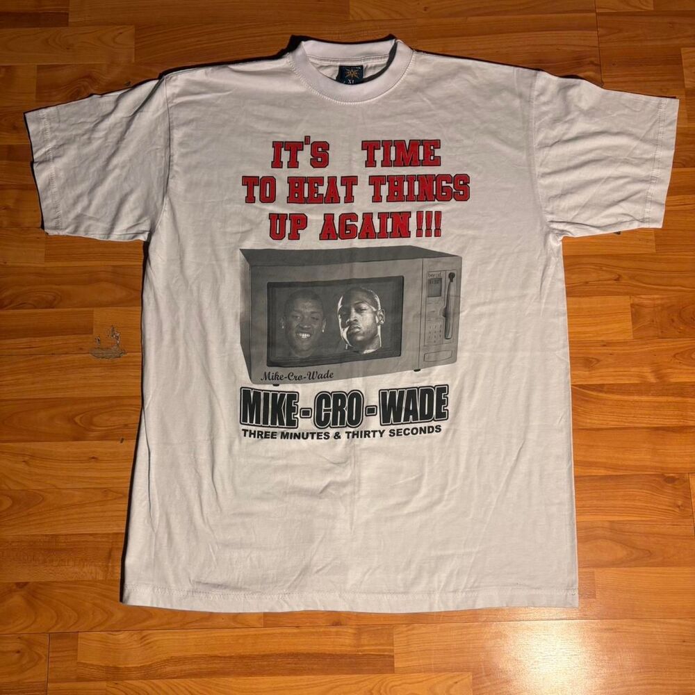 Vintage 2000s Miami Heat Wade Beasley Graphic Tee Size XL NBA Y2K